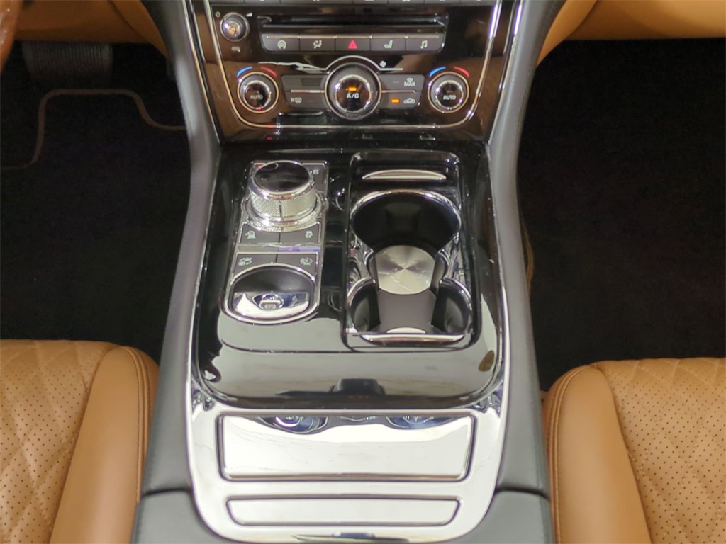 2017 Jaguar XJ XJL Portfolio photo 18
