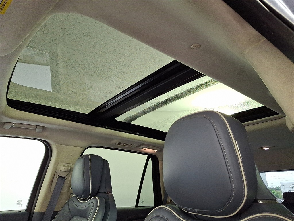 2019 Lincoln Navigator Black Label photo 13