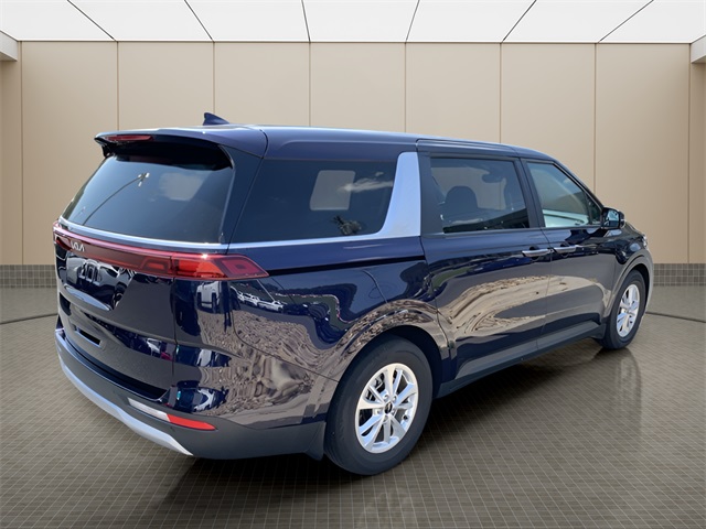 2024 Kia Carnival LX photo 4