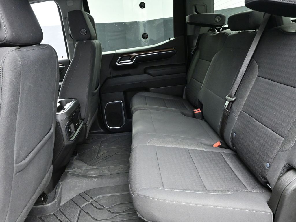 2023 Chevrolet Silverado 1500 RST photo 7