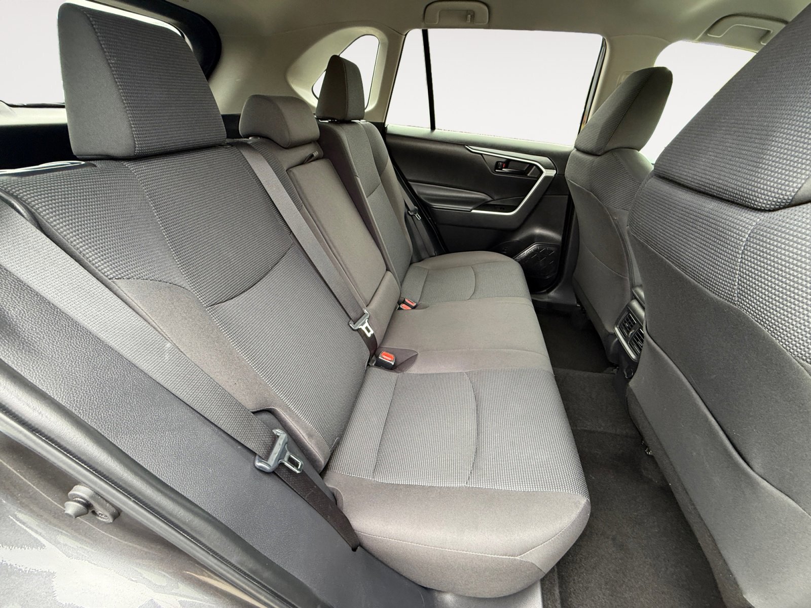 2024 Toyota RAV4 LE photo 17