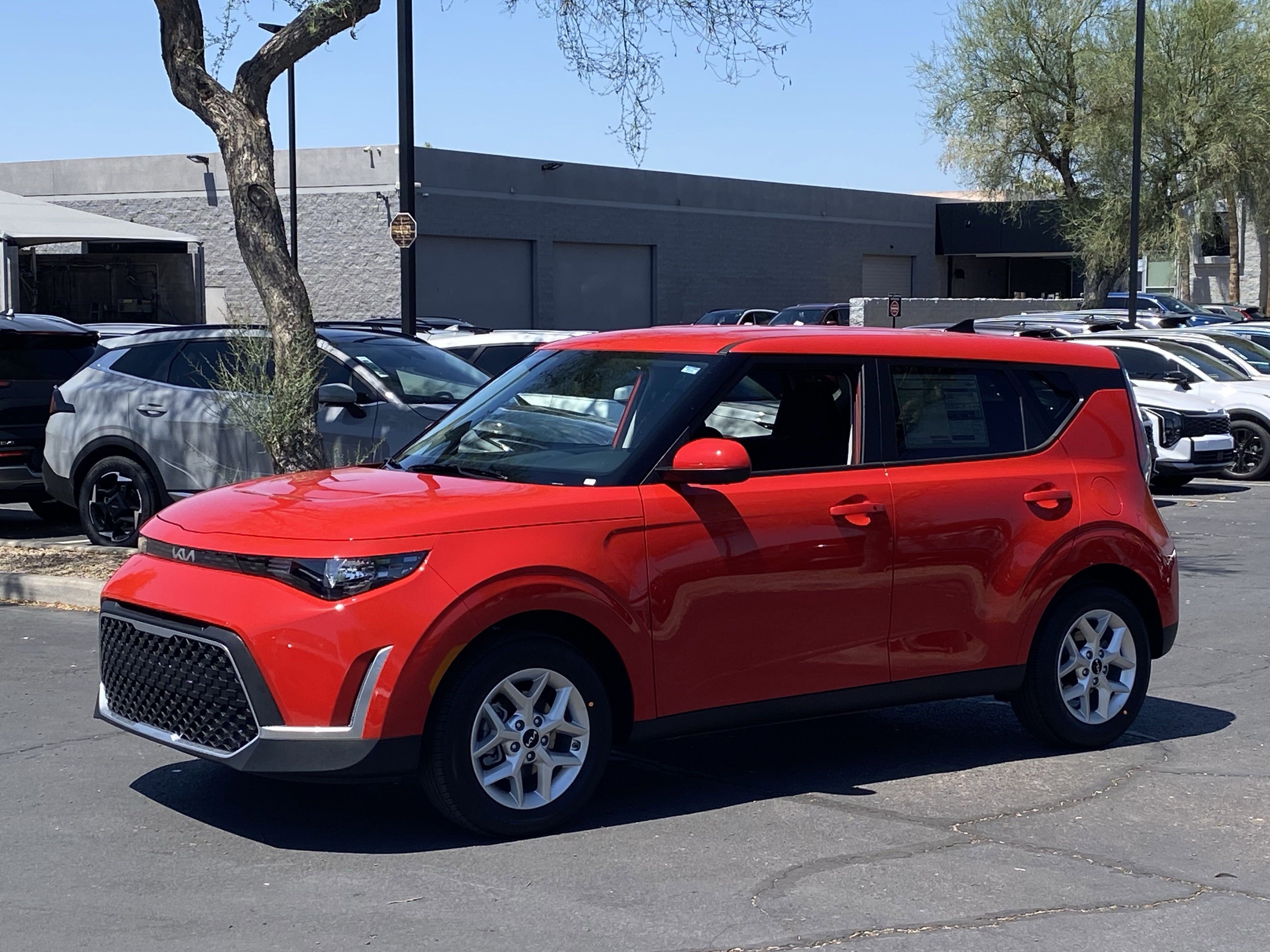 2025 Kia Soul S photo 3