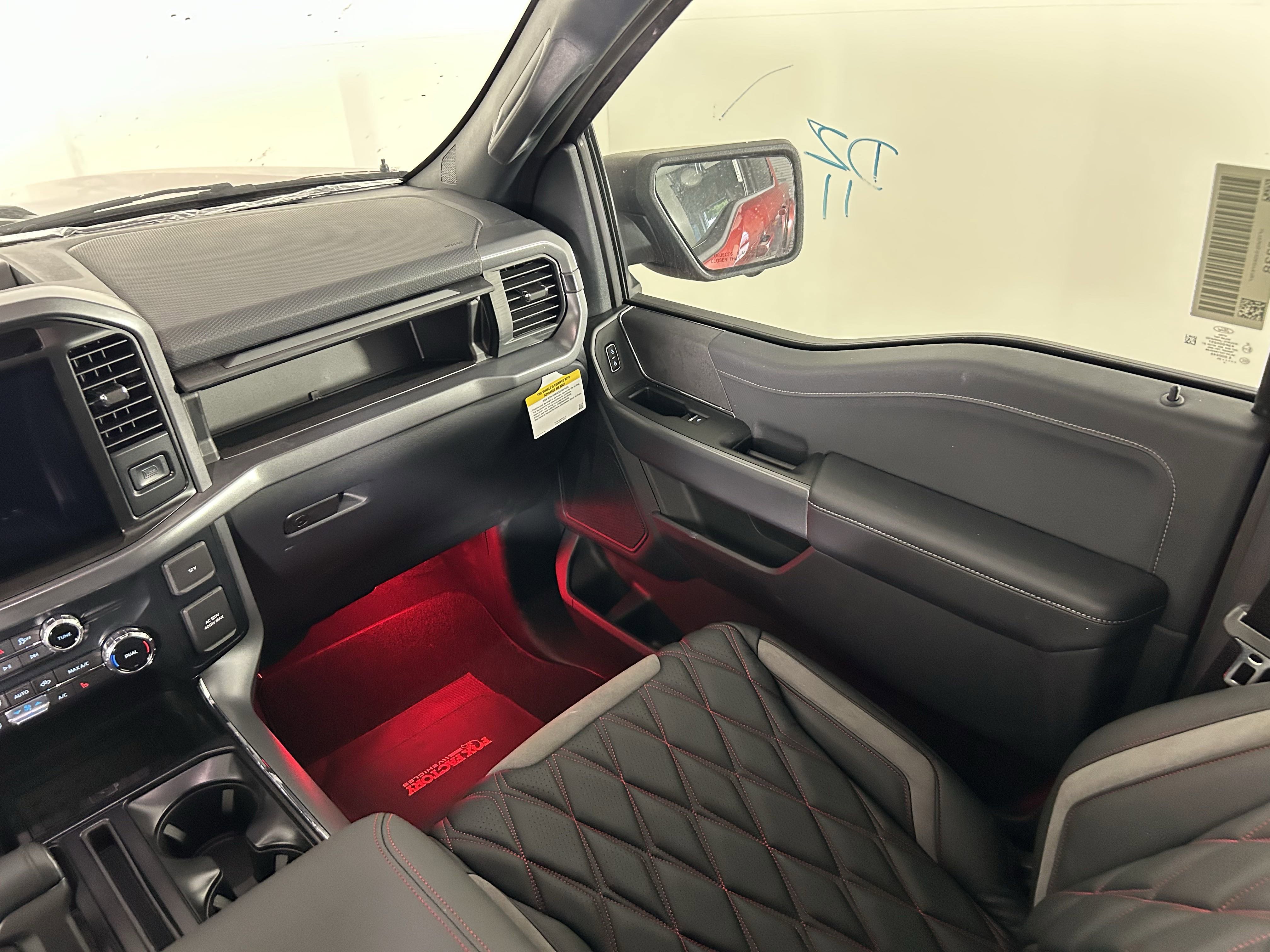 2025 Ford F-150 XLT photo 14