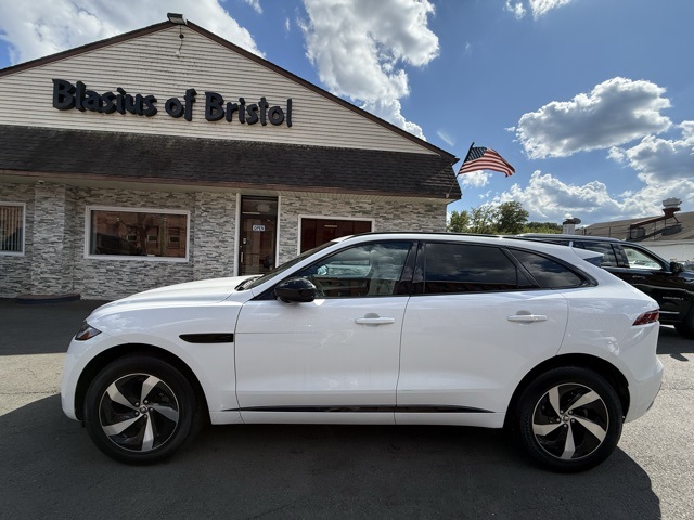 2025 Jaguar F-PACE P250 R-Dynamic S photo 3