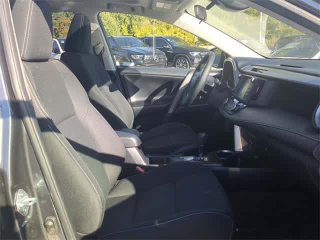 2017 Toyota RAV4 XLE photo 13