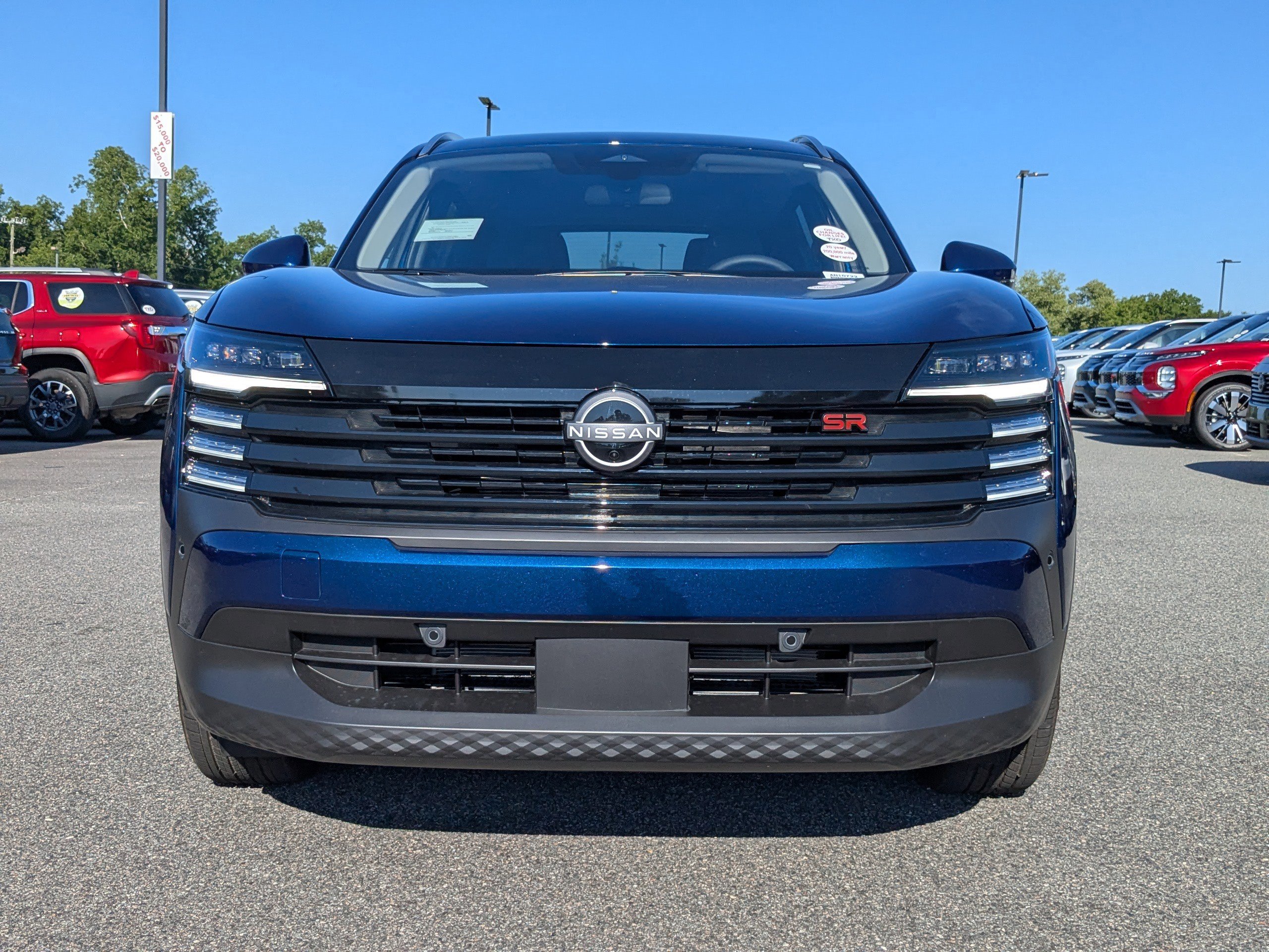 2025 Nissan Kicks SR photo 3
