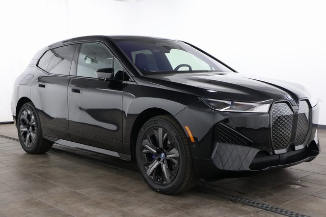 New 2025 Black BMW xDrive50 image 3