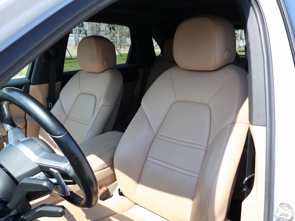 2022 Porsche Cayenne S photo 5