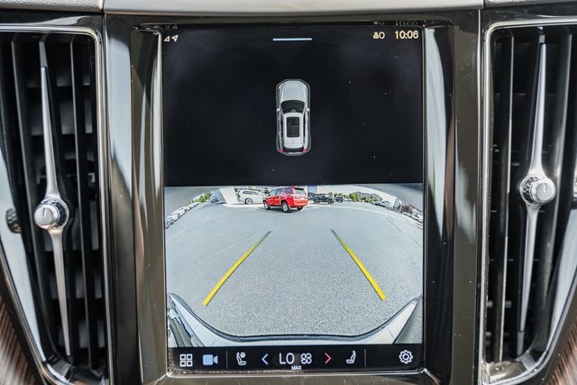 2023 Volvo XC60 Plus photo 33