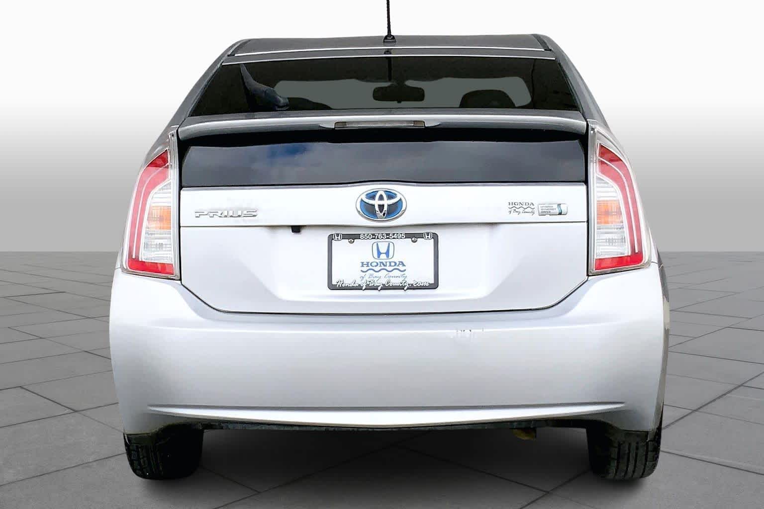 2012 Toyota Prius Two photo 4