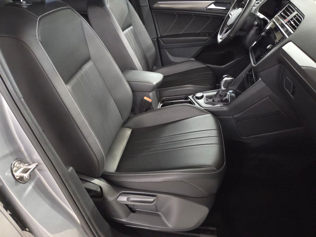 2024 Volkswagen Tiguan SE R-Line Black photo 26