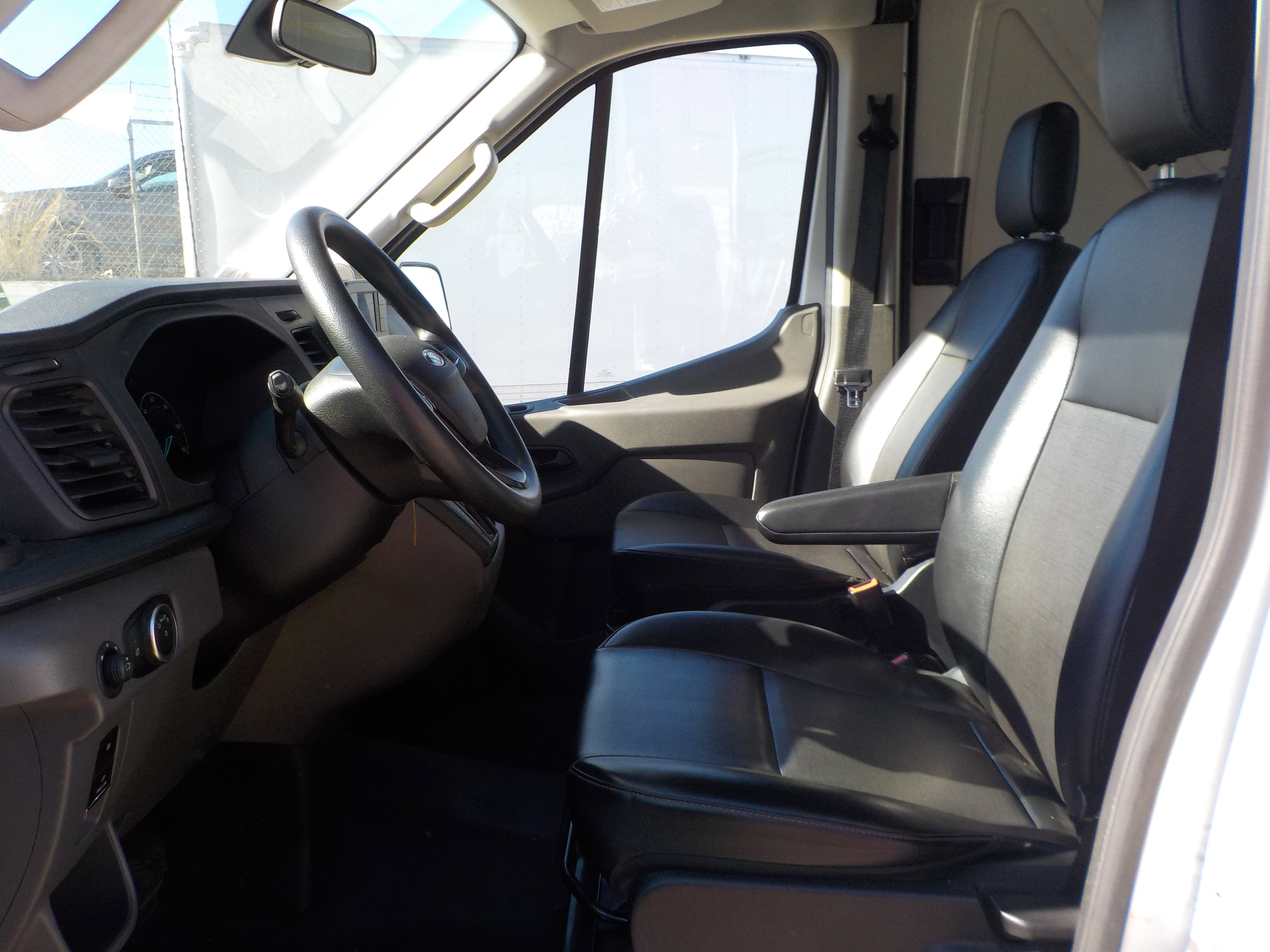 2021 Ford Transit Cargo Van photo 3