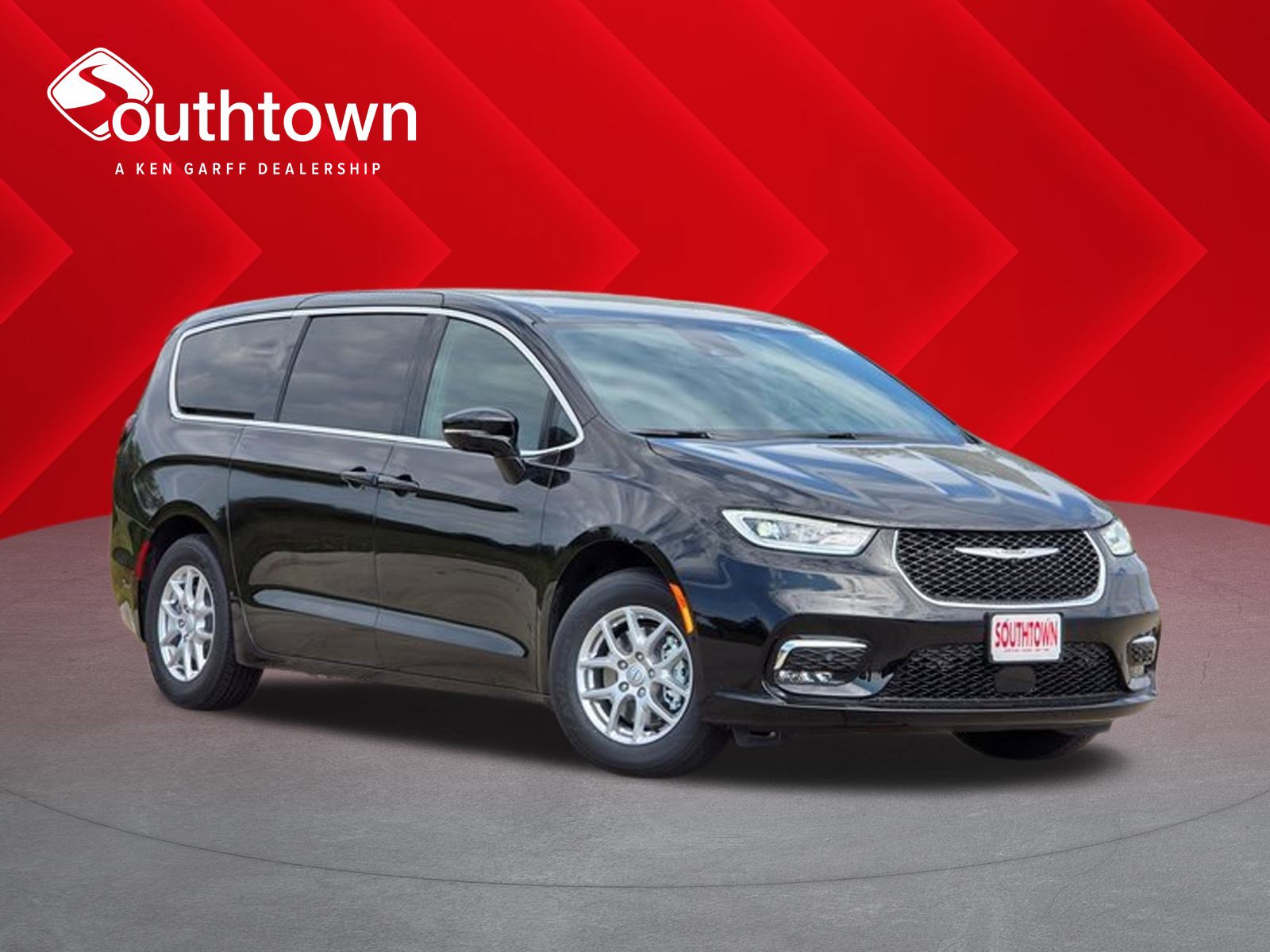 2026 Chrysler Pacifica Select's photo