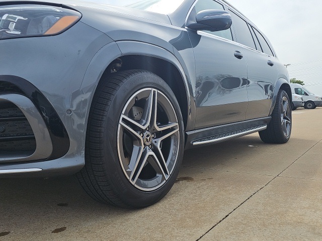2026 Mercedes Benz GLS 450 4MATIC photo 5