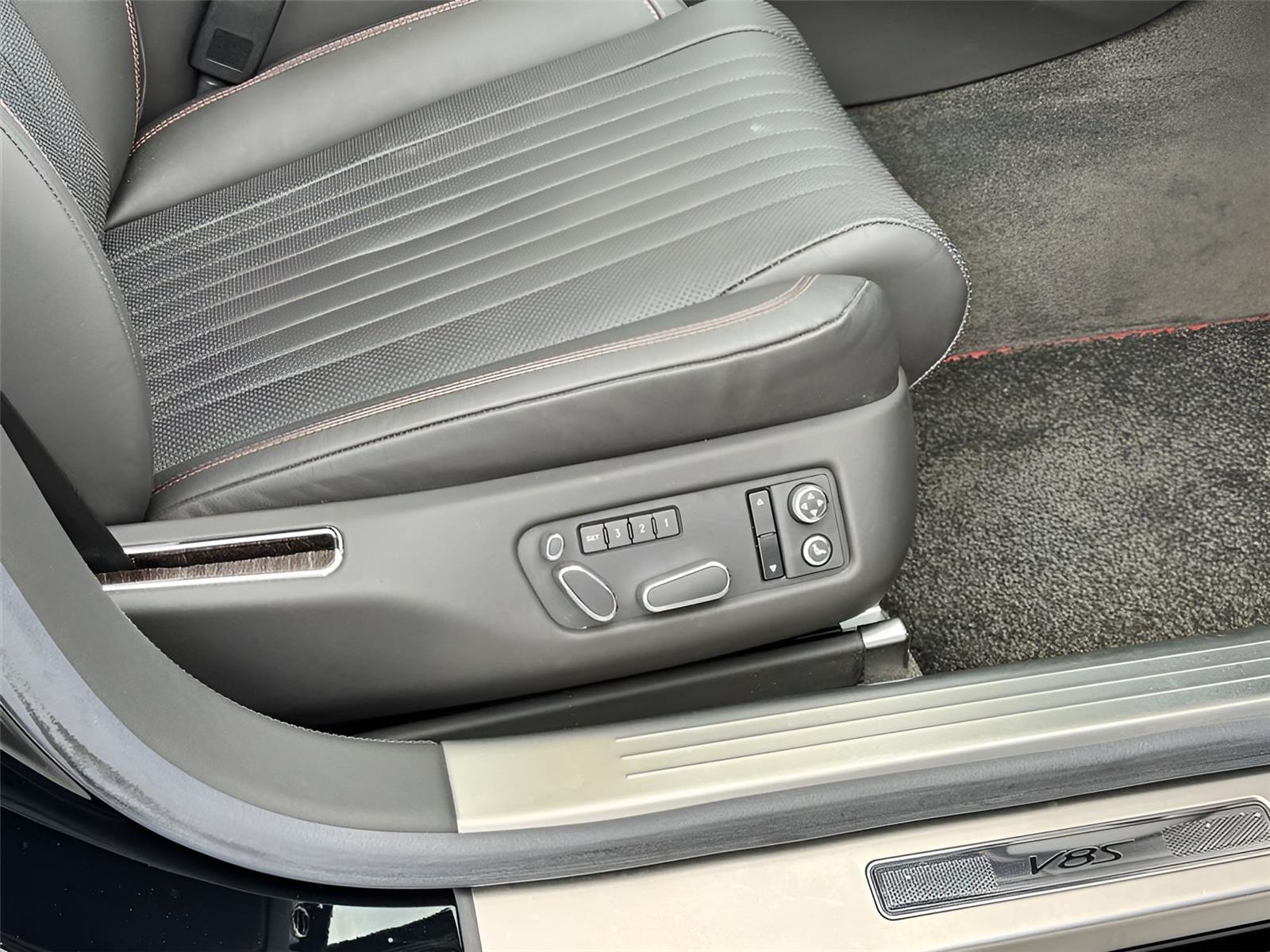 2018 Bentley Flying Spur V8 S photo 16
