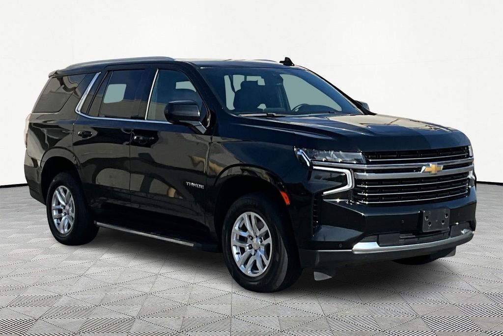 2022 Chevrolet Tahoe LT photo 2