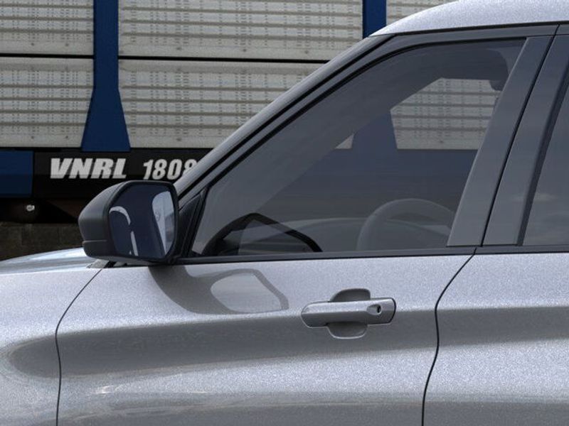 2025 Ford Explorer photo 14