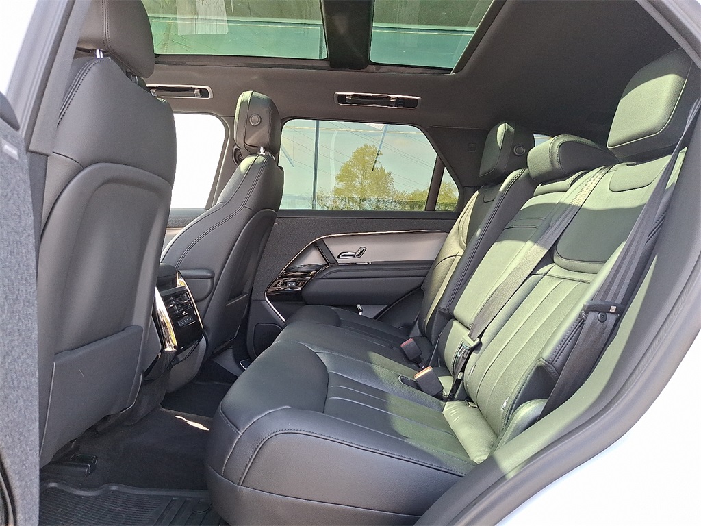 2025 Land Rover Range Rover Sport P360 S photo 9