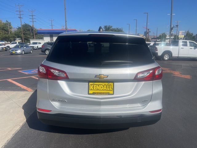 2021 Chevrolet Equinox LS photo 3
