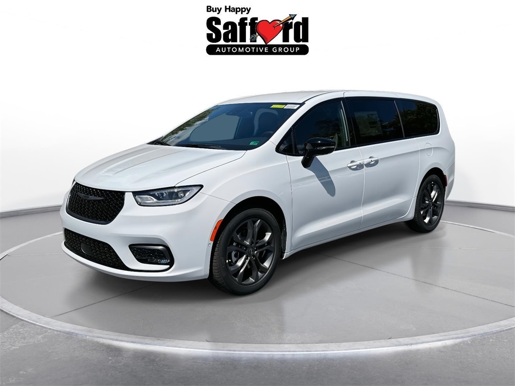 2026 Chrysler Pacifica Select's photo
