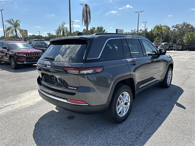 2025 Jeep Grand Cherokee Laredo X photo 3