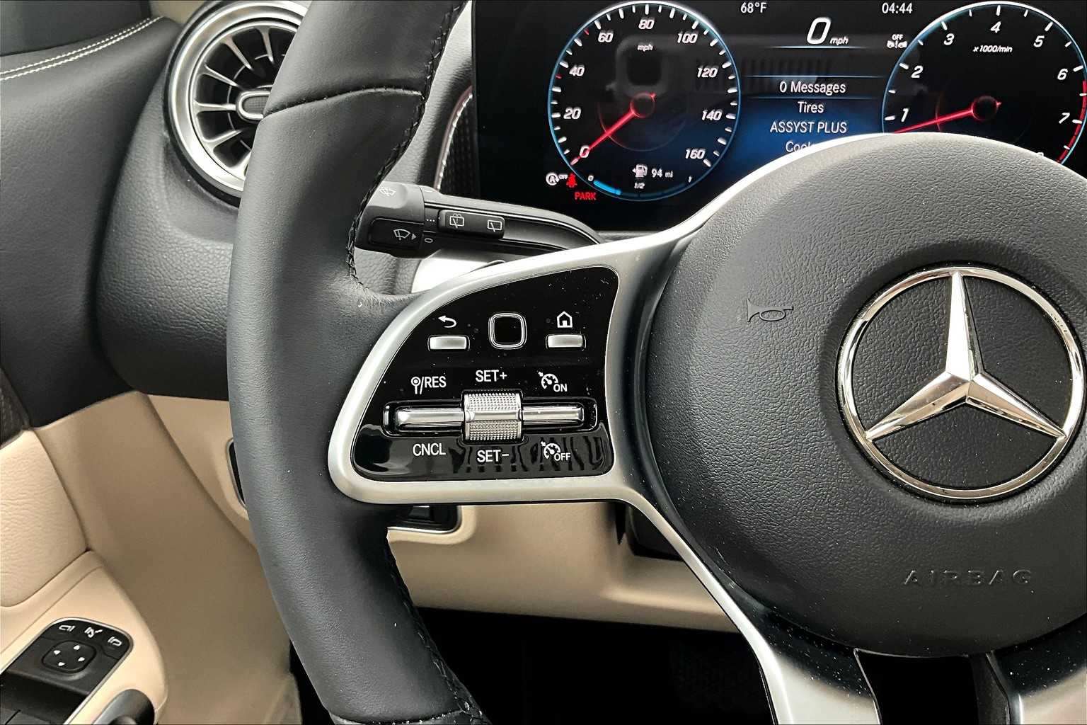 2023 Mercedes Benz GLB 250 photo 22