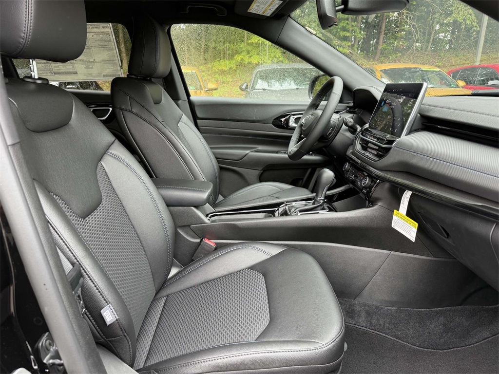 2025 Jeep Compass Latitude photo 14
