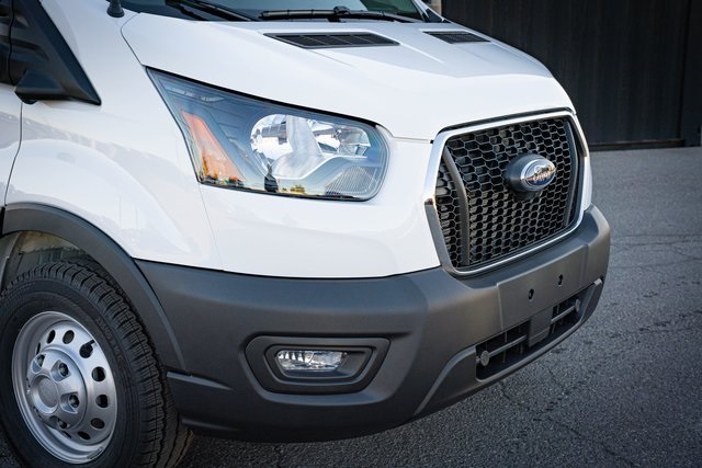 2025 Ford Transit Cargo Van photo 4