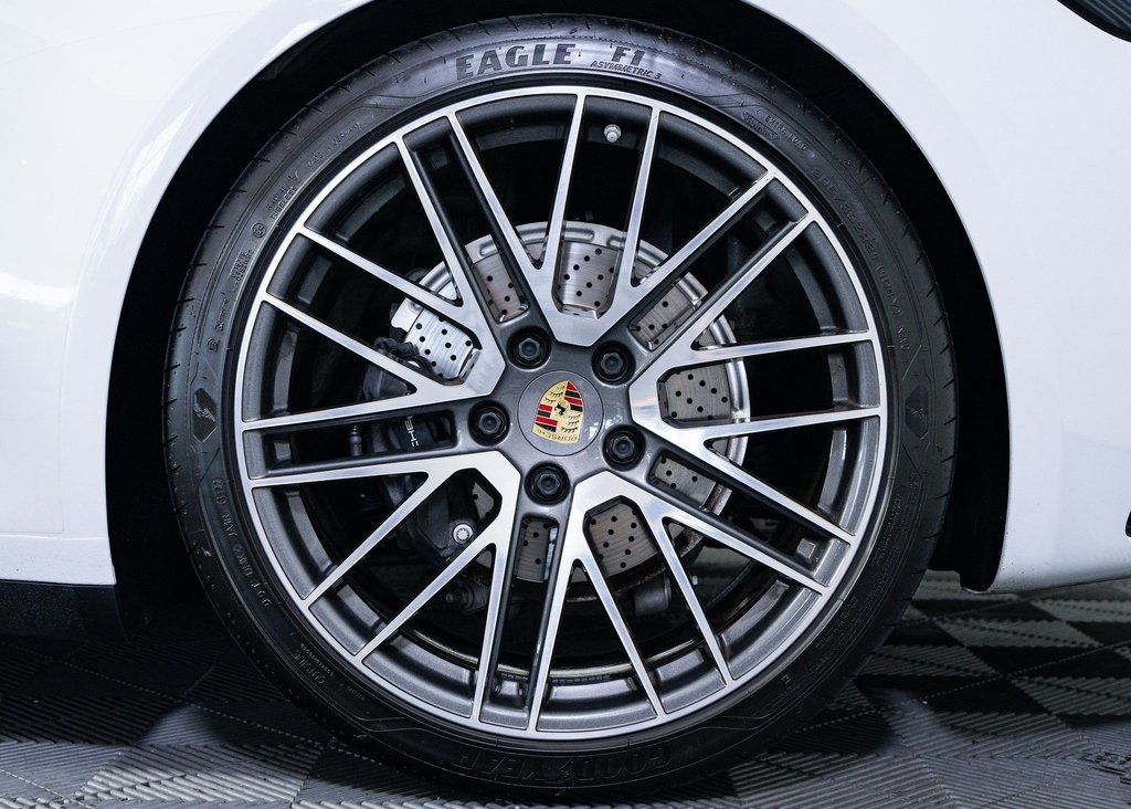 2023 Porsche 911 4 photo 10