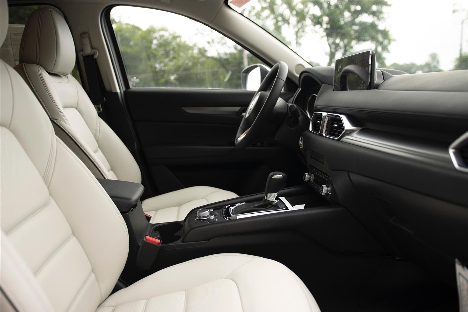 2025 Mazda CX-5 2.5 S Preferred photo 23