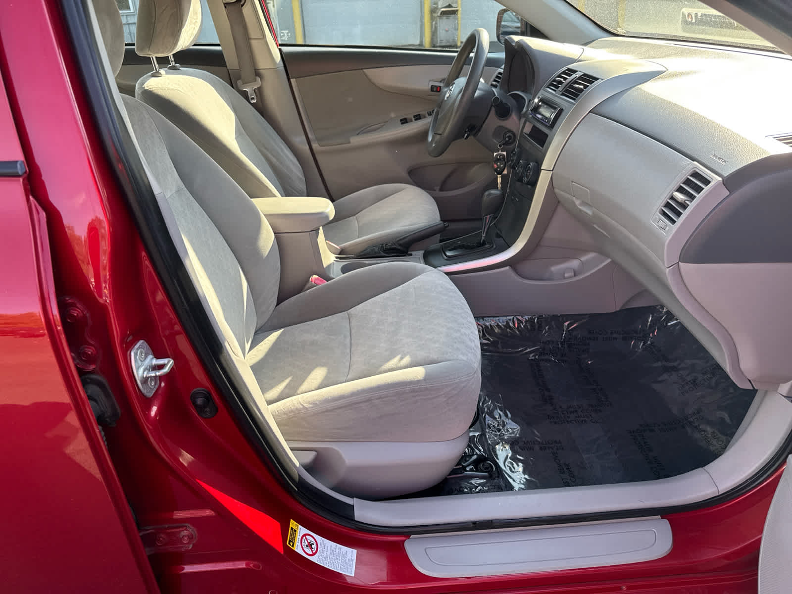 2009 Toyota Corolla LE photo 12