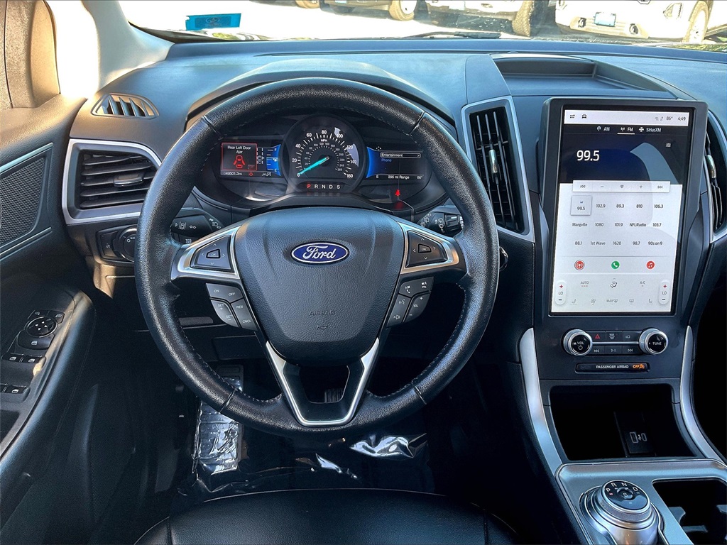 2022 Ford Edge SEL photo 16