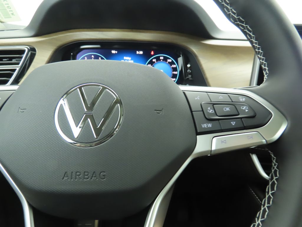 2026 Volkswagen Atlas SE Technology photo 12