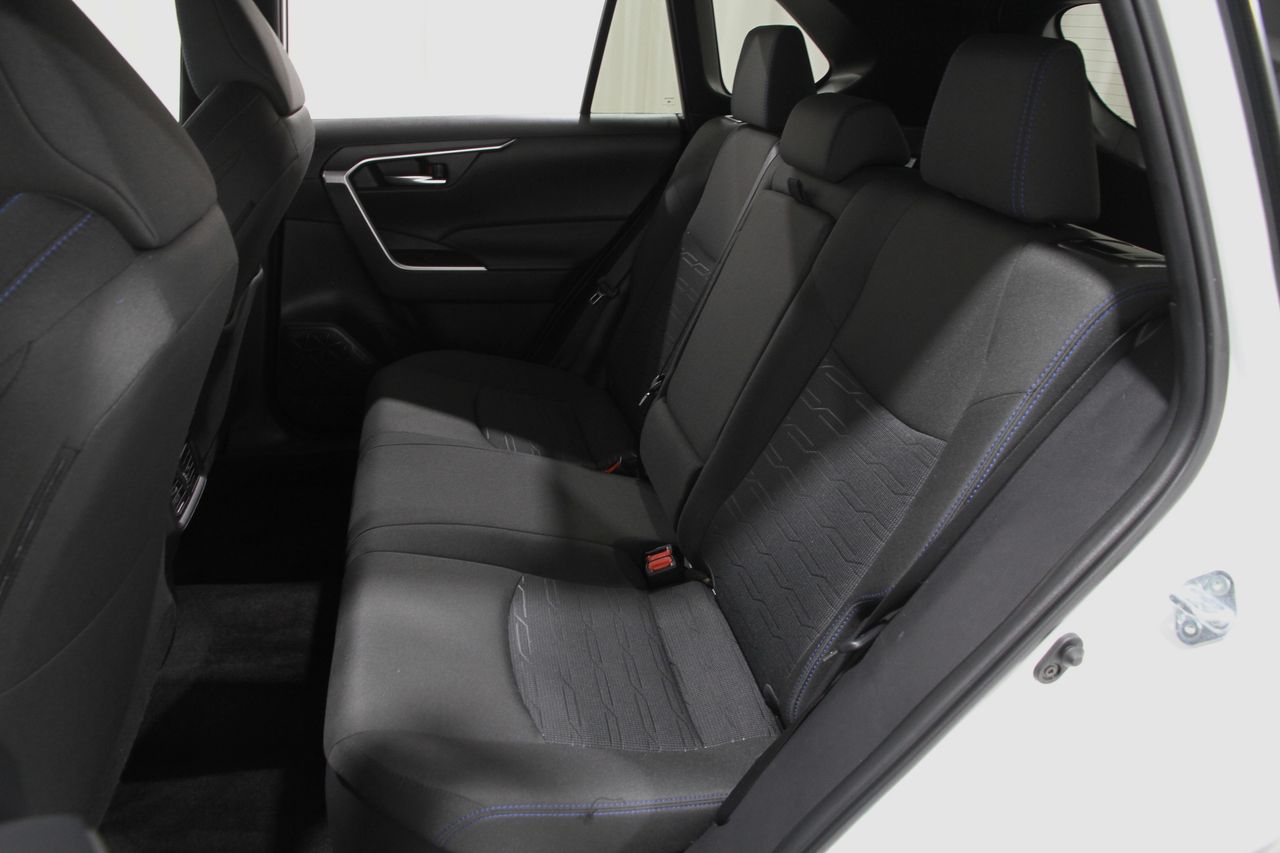 2024 Toyota RAV4 Hybrid SE photo 18