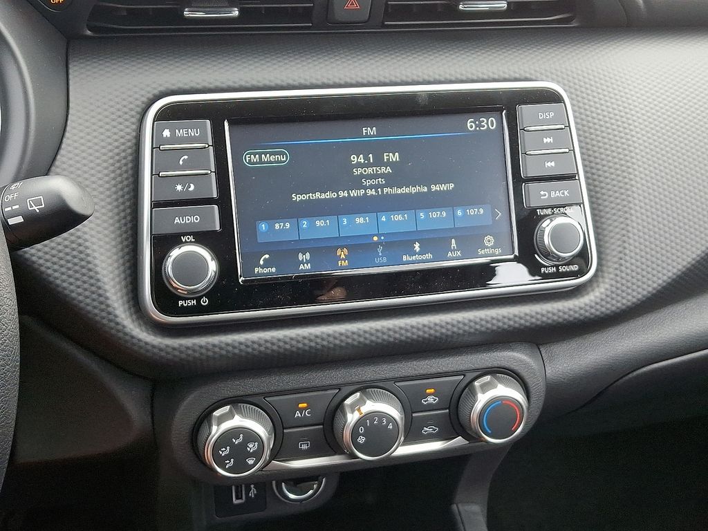 2025 Nissan Kicks Play S photo 7
