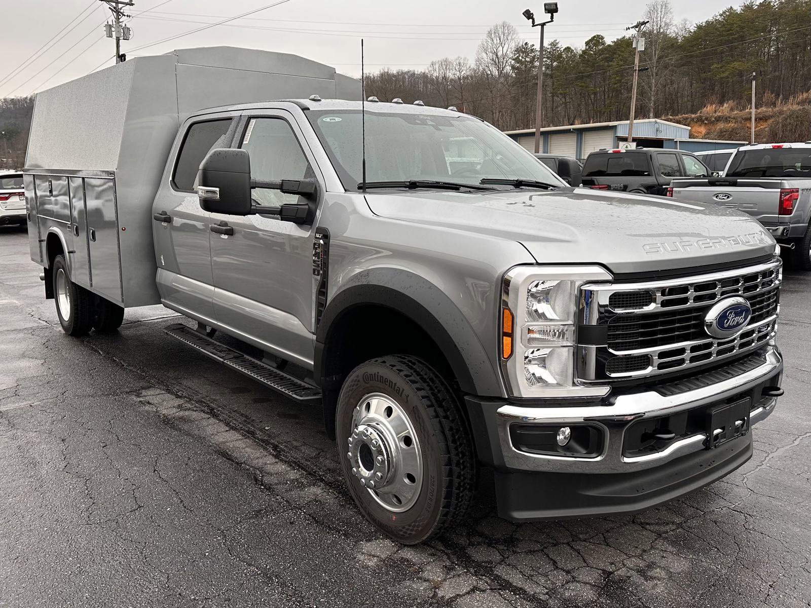 2024 Ford F-450 XLT photo 4