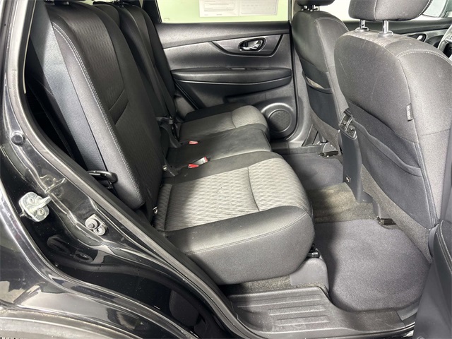 2019 Nissan Rogue SV photo 7
