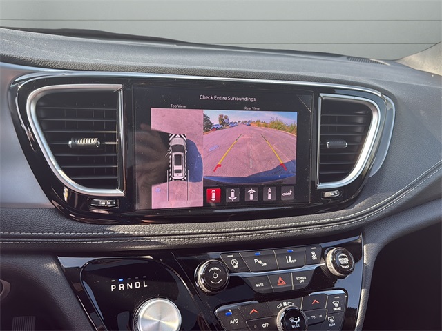 2026 Chrysler Pacifica Limited photo 20