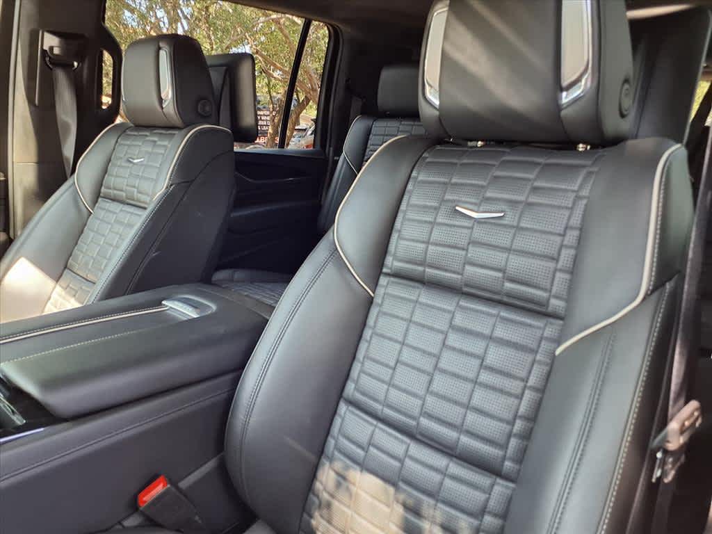 2024 Cadillac Escalade ESV V-Series photo 11