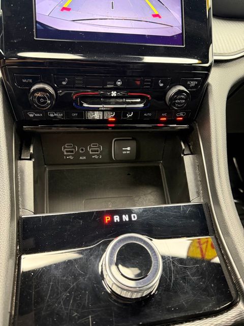 2024 Jeep Grand Cherokee Altitude photo 40