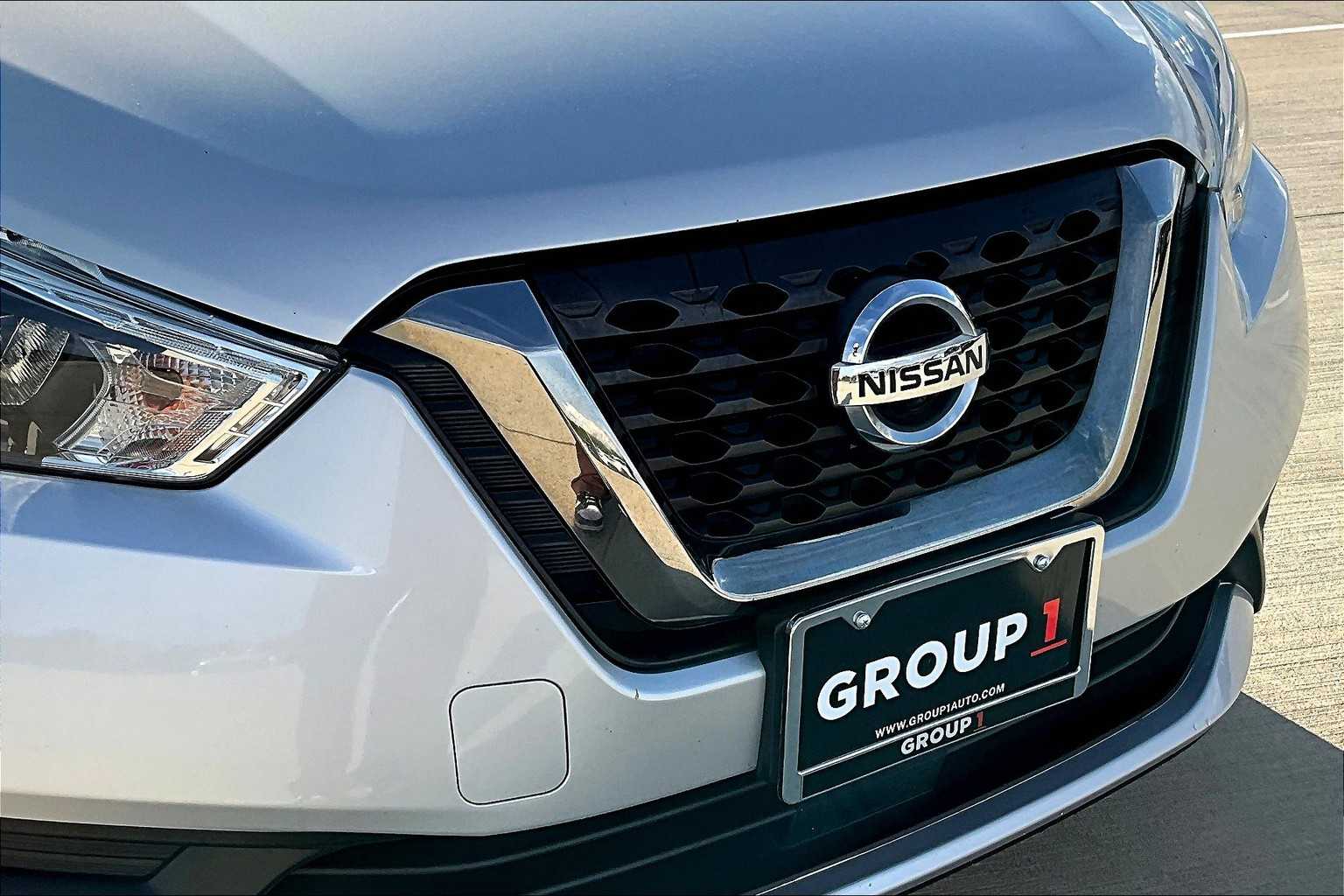 2020 Nissan Kicks SR photo 26