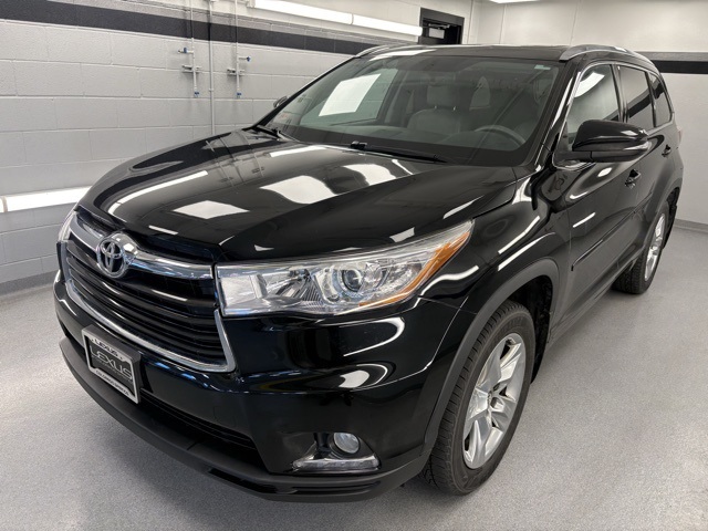 2016 Toyota Highlander Limited's photo