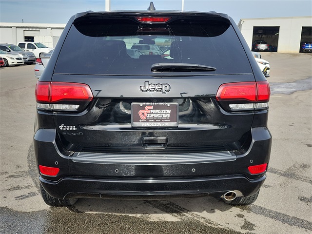 2021 Jeep Grand Cherokee Laredo X photo 3