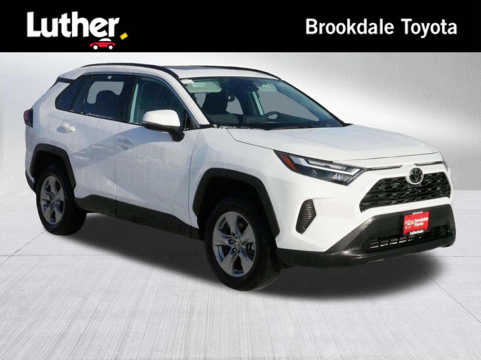 2025 Toyota RAV4 XLE's photo