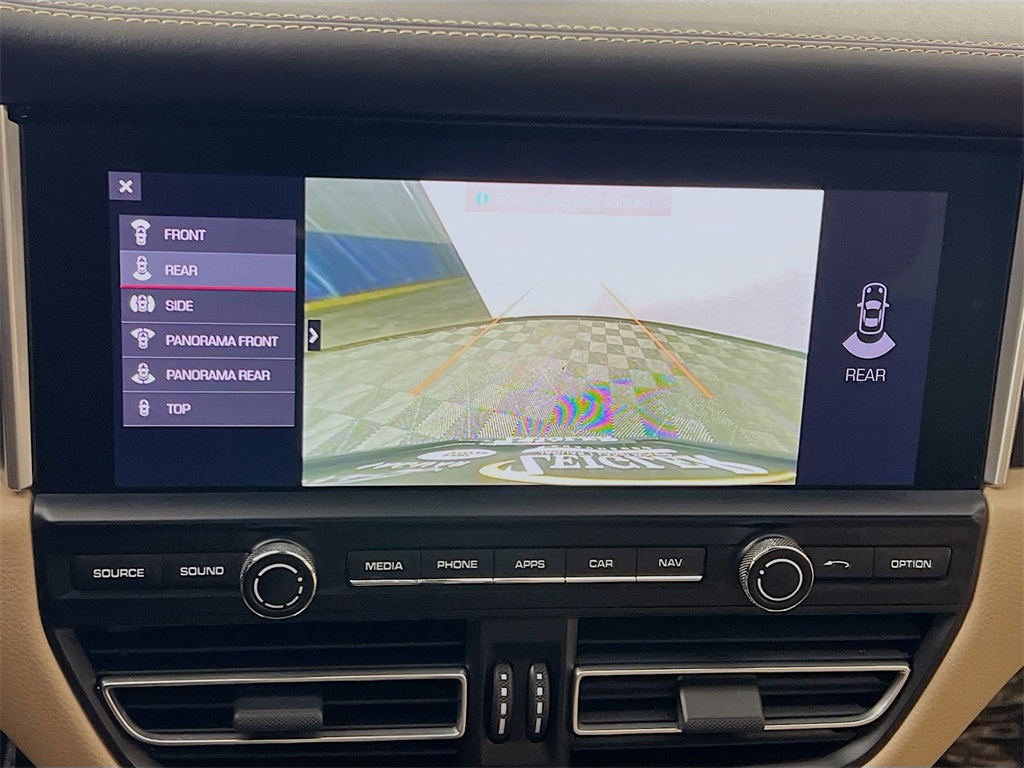 2021 Porsche Macan Base photo 14