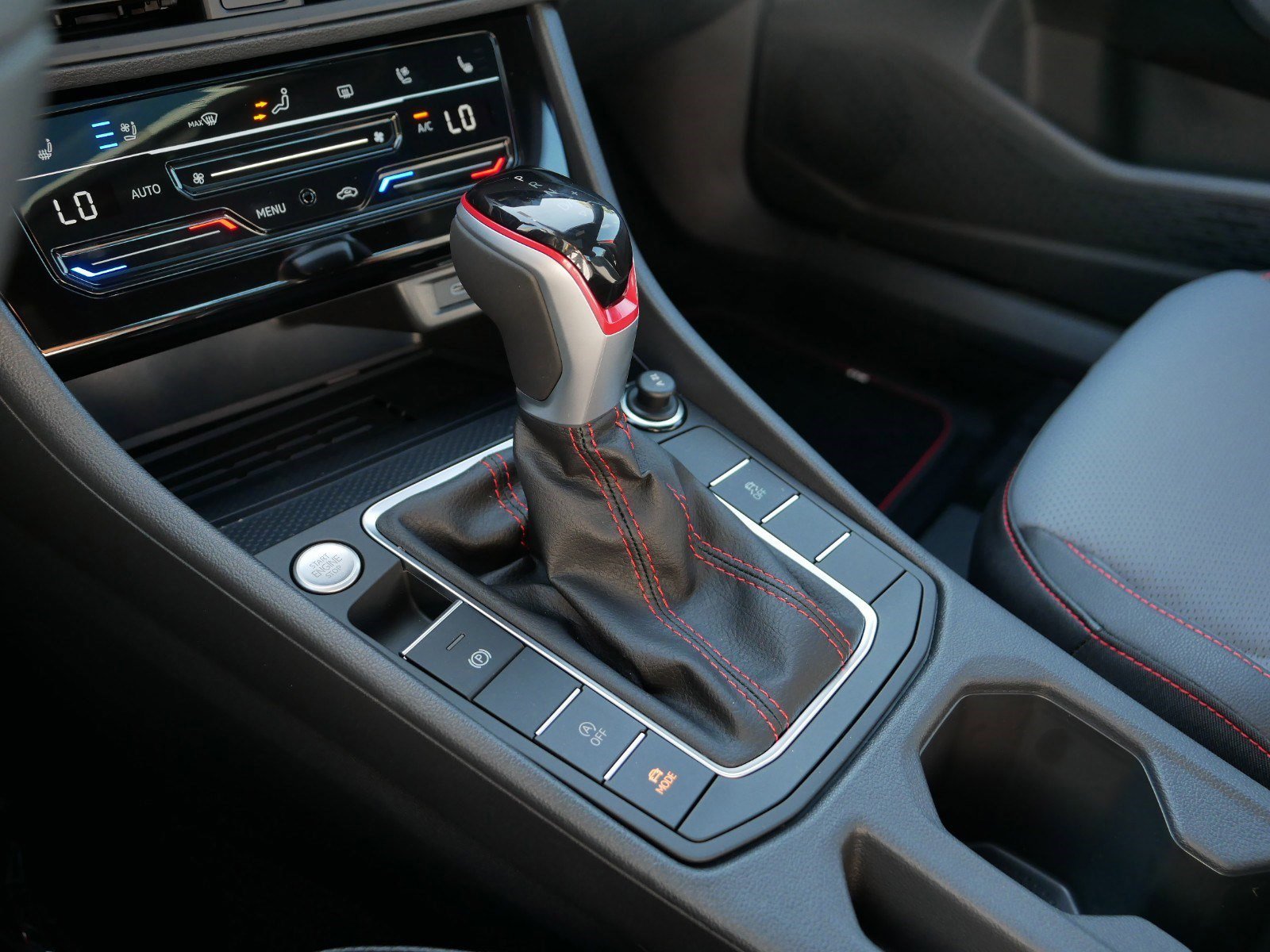 2025 Volkswagen Jetta GLI Autobahn photo 9