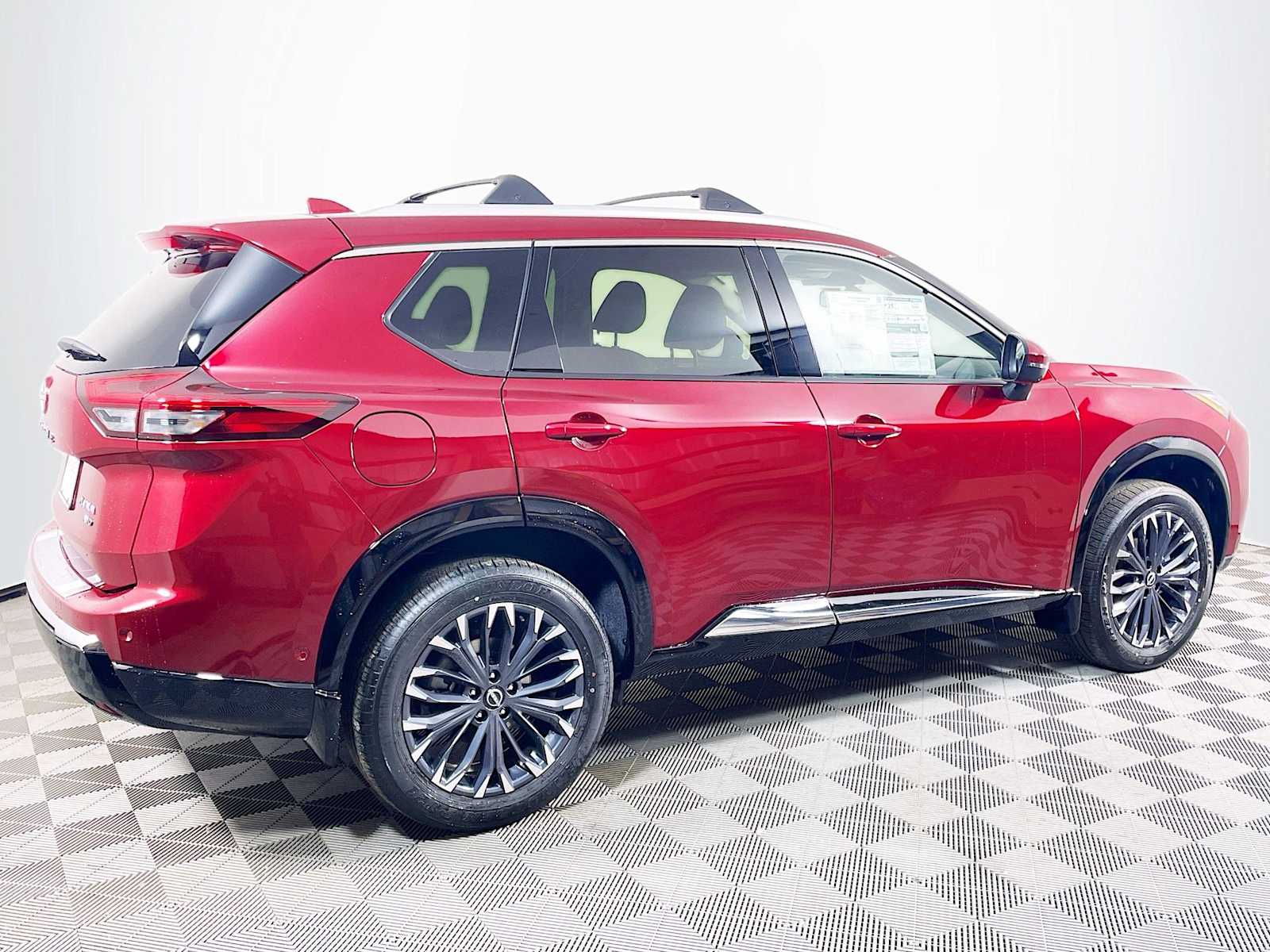 2026 Nissan Rogue Platinum photo 2