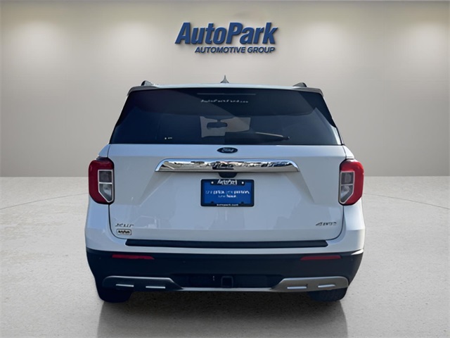 2023 Ford Explorer XLT photo 2