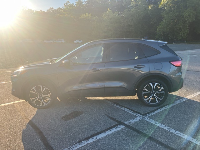 2022 Ford Escape SEL photo 8
