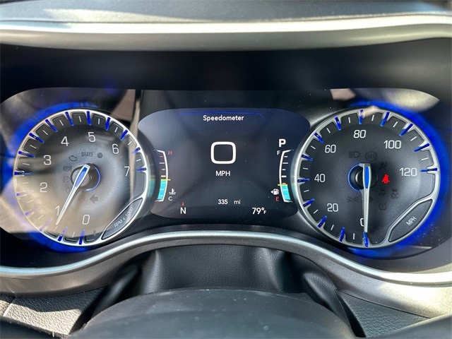 2025 Chrysler Pacifica photo 32
